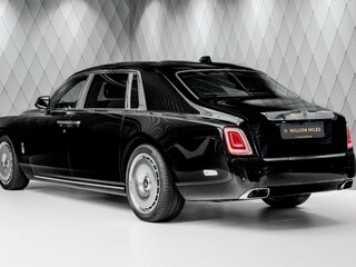 2025 Rolls-Royce Phantom Long Extended VIII, чёрный, 82000000 рублей, вид 3