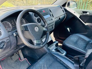 2010 Volkswagen Tiguan I, чёрный, 900000 рублей, вид 5