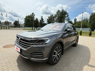2020 Volkswagen Touareg III, серый, 5130000 рублей, вид 3