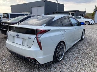 2022 Toyota Prius IV Рестайлинг (XW50), белый, 1487000 рублей, вид 3