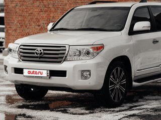 2014 Toyota Land Cruiser 200 Series Рестайлинг 1, белый, 4750000 рублей, вид 1