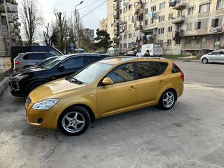 2009 Kia Ceed I, золотистый, 550000 рублей, вид 2