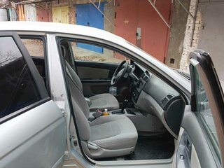 2005 Kia Cerato I, серебристый, 350000 рублей, вид 5