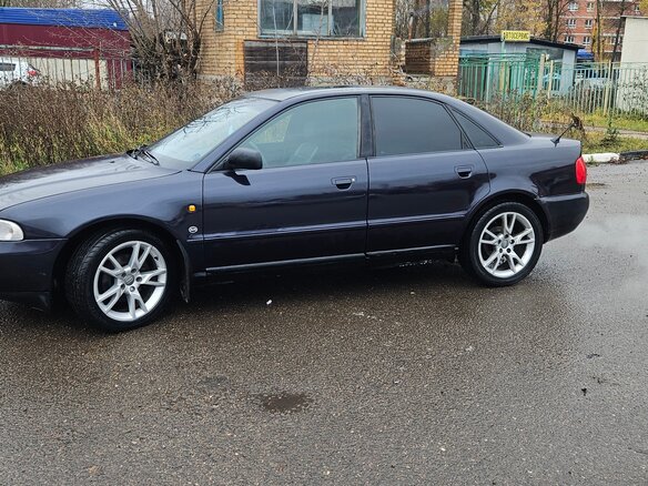 1997 Audi A4 I (B5), синий, 410000 рублей - вид 2
