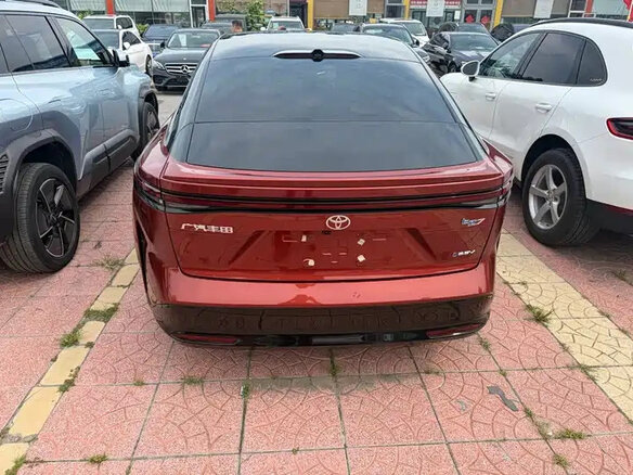 2026 Toyota bZ7 88.13 kWh, чёрный, 4700000 рублей - вид 3