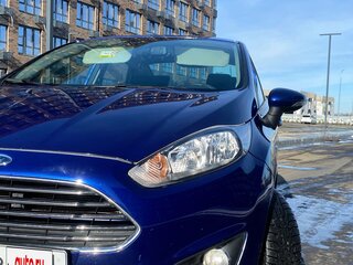 2016 Ford Fiesta Mk6 Рестайлинг, серебристый, 950000 рублей, вид 2