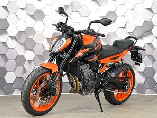 2023 KTM 890 Duke GP, оранжевый, 899000 рублей, вид 2