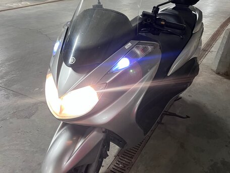 2005 Yamaha Majesty 400, серебристый, 185000 рублей, вид 4