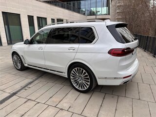 2021 BMW X7 40d I (G07), белый, 8450000 рублей, вид 3
