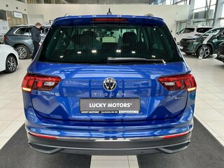 2021 Volkswagen Tiguan II Рестайлинг, синий, 3095000 рублей, вид 5