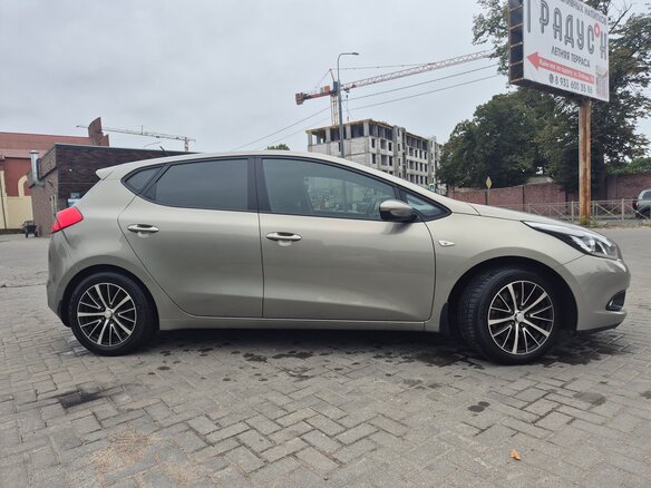 2014 Kia Ceed II, серебристый, 1350000 рублей - вид 3