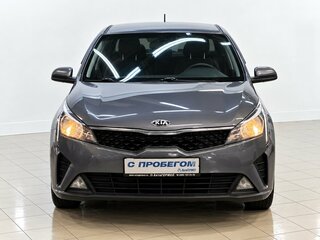 2021 Kia Rio IV Рестайлинг, серый, 1220000 рублей, вид 2