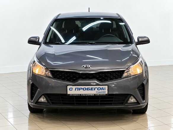 2021 Kia Rio IV Рестайлинг, серый - вид 1