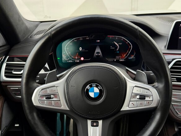 2021 BMW 7 серии Long 740Li xDrive VI (G11/G12) Рестайлинг, белый, 8900000 рублей - вид 21