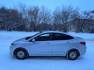 2016 Hyundai Solaris I Рестайлинг, серебристый, 1170000 рублей, вид 5
