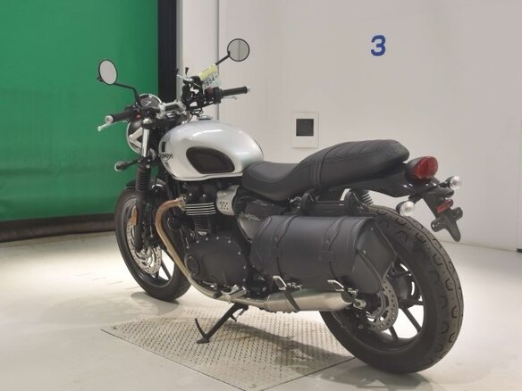 2018 Triumph Street Twin, серебристый, 572000 рублей - вид 5
