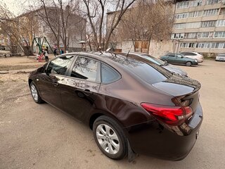 2013 Opel Astra J Рестайлинг, коричневый, 810000 рублей, вид 3