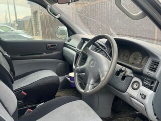 2000 Toyota Touring HiAce I, серебристый, 650000 рублей, вид 5