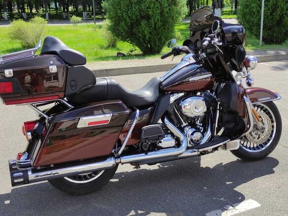 2011 Harley-Davidson Electra Glide, коричневый, 930000 рублей - вид 3