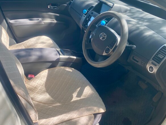 2010 Toyota Prius JDM II Рестайлинг (XW20), белый, 950000 рублей - вид 13