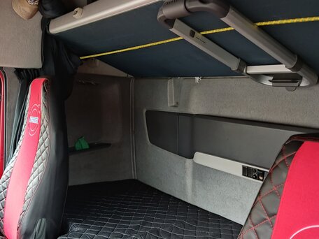 2013 Volvo FH, красный, 3500000 рублей, вид 4