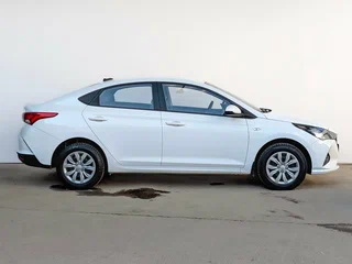 2022 Hyundai Solaris II Рестайлинг, белый, 1670000 рублей, вид 4