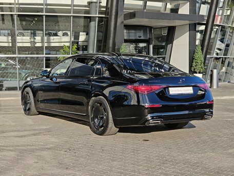 2024 Mercedes-Benz Maybach S-Класс 580 II (Z223), чёрный, 20400000 рублей, вид 4