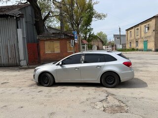 2013 Chevrolet Cruze I Рестайлинг, серебристый, 850000 рублей, вид 3
