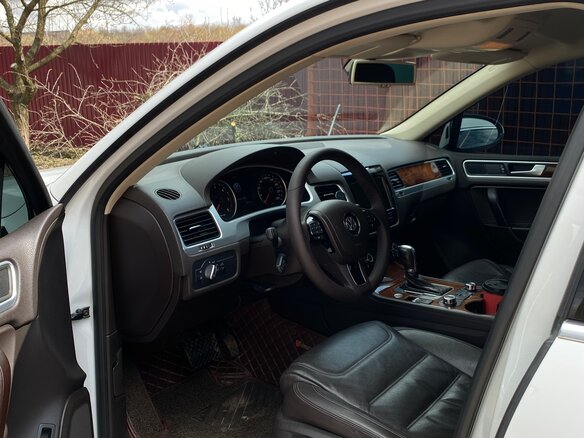 2013 Volkswagen Touareg II, белый, 2690000 рублей - вид 6