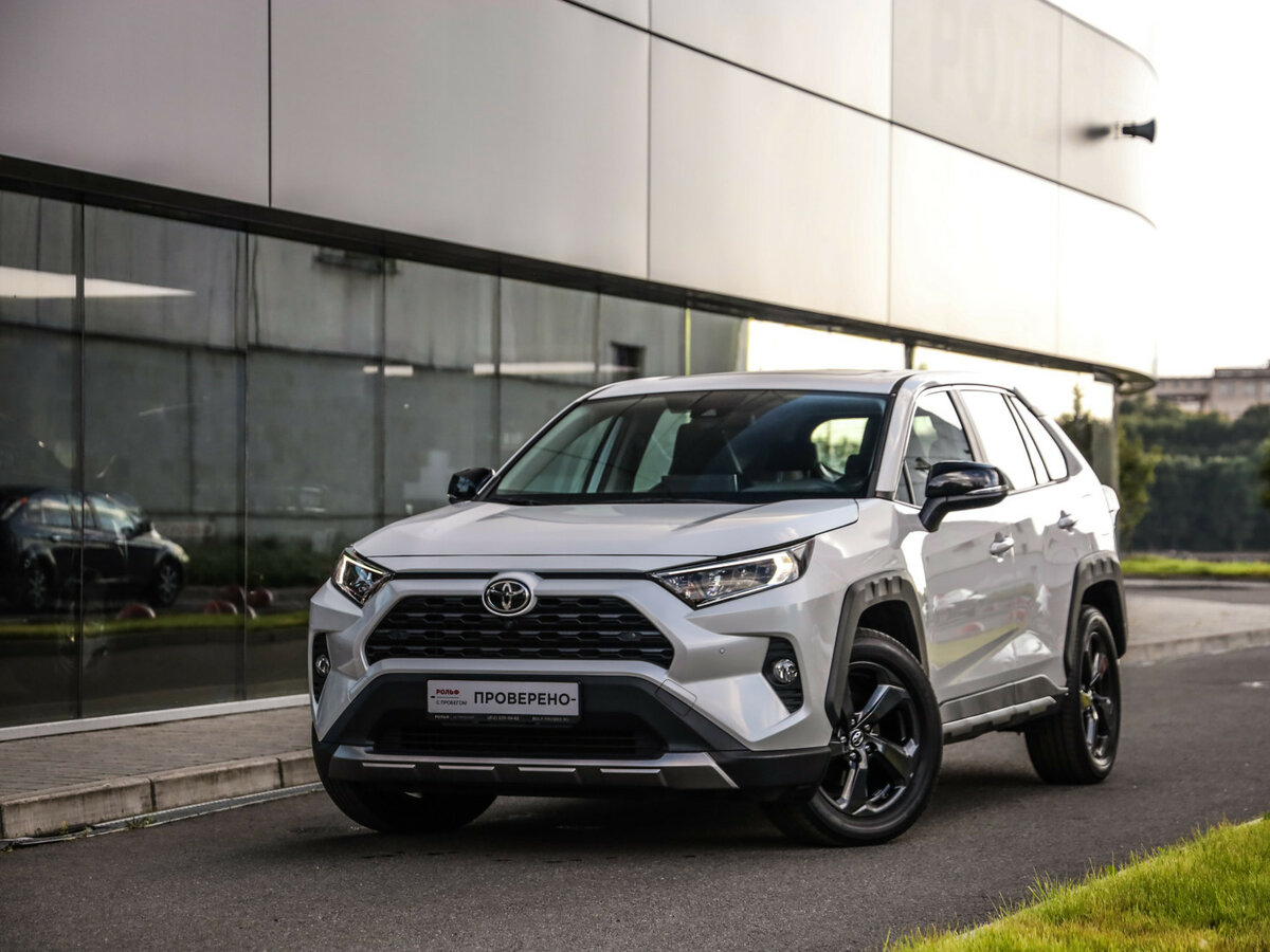 Открыть фотографии: Toyota RAV4 V (XA50)
