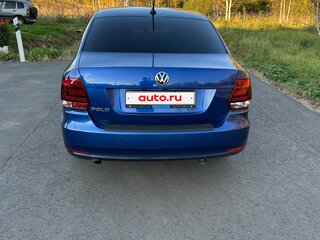 2018 Volkswagen Polo V Рестайлинг, синий, 1000000 рублей, вид 4