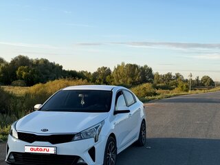 2021 Kia Rio IV Рестайлинг, белый, 1600000 рублей, вид 1