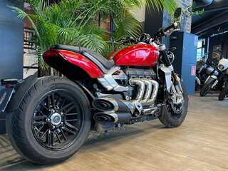 2023 Triumph Rocket 3, пурпурный, 2450000 рублей, вид 3