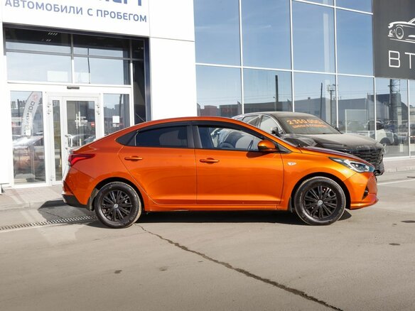 2021 Hyundai Solaris II Рестайлинг, оранжевый, 1245000 рублей - вид 3