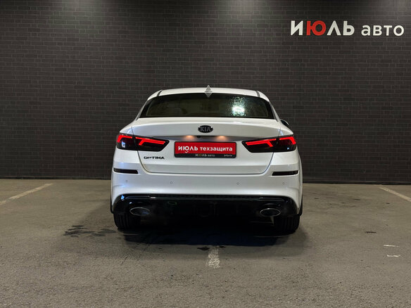 2018 Kia Optima IV Рестайлинг, белый, 1935000 рублей - вид 5