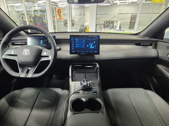 2025 BYD Qin Plus DM-i I, белый, 2350000 рублей - вид 15