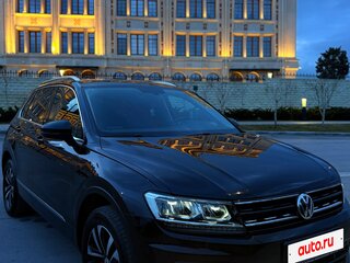 2017 Volkswagen Tiguan II, чёрный, 2550000 рублей, вид 3
