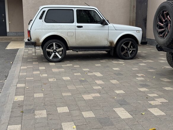 2024 Lada (ВАЗ) Niva Legend Euro-2 I, белый, 850000 рублей - вид 2