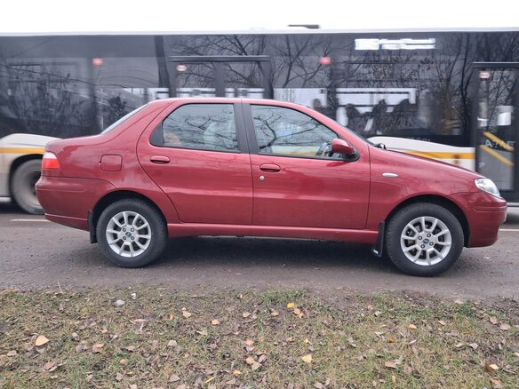 2008 Fiat Albea I Рестайлинг, красный, 570000 рублей - вид 12