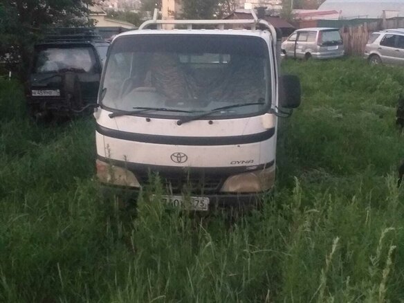 2002 Toyota Dyna, белый, 1600000 рублей - вид 1