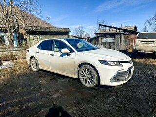 2022 Toyota Camry VIII (XV70) Рестайлинг, белый, 3300000 рублей, вид 1