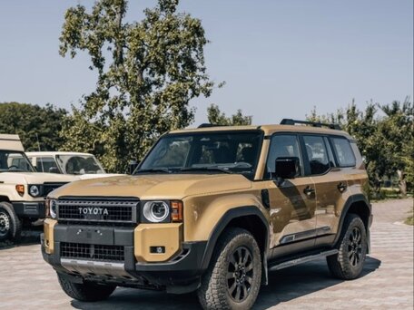 2026 Toyota Land Cruiser Prado 250 Series, бежевый, 9500000 рублей, вид 1