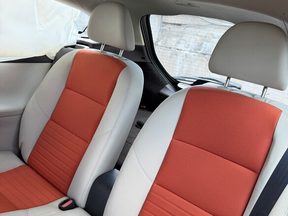 2010 Volvo C30 I Рестайлинг, оранжевый, 250000 рублей - вид 12