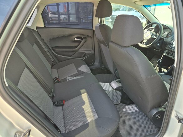 2012 Volkswagen Polo V, серебристый, 710000 рублей - вид 7