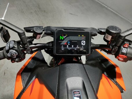2024 KTM 1390 Super Duke R Evo, оранжевый, 2095000 рублей, вид 2