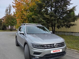 2019 Volkswagen Tiguan II, серебристый, 2990000 рублей, вид 1