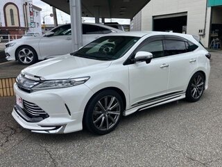 2020 Toyota Harrier III (XU60) Рестайлинг, белый, 2000000 рублей, вид 4