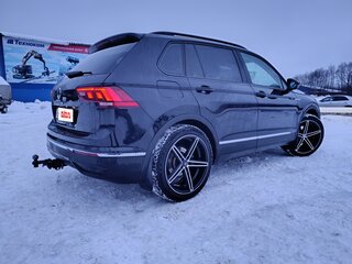 2021 Volkswagen Tiguan II Рестайлинг, чёрный, 2400000 рублей, вид 5