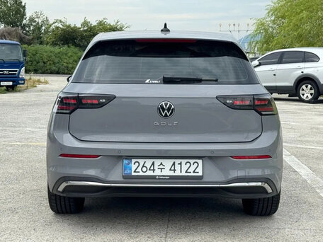 2025 Volkswagen Golf VIII Рестайлинг, серый, 3040000 рублей, вид 4