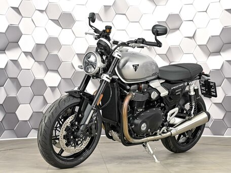 2026 Triumph Speed Twin, серебристый, 1699000 рублей, вид 2
